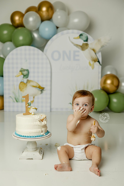 3-AH5A5188_cake-smash-photography-baton-rouge-baby-photographer-baton-rouge-newborn-photographer-new orleans-baby-photographer-cake-baby-new orleans-baton-rouge-one-year-old-first-birthday-photos (4)