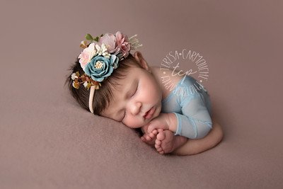 12-6-17_47A7928 teresa carmouche photogrpahy,newborn photography, swaddled newborn, newborn smiles,baton rouge newborn photographer, neworleans photographer, neutral, flower
