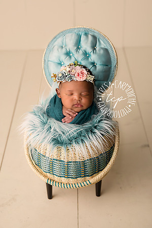 1-17-18_47A2582 teresa carmouche photogrpahy,newborn photography, swaddled newborn, newborn smiles,baton rouge newborn photographer, neworleans photographer, flower