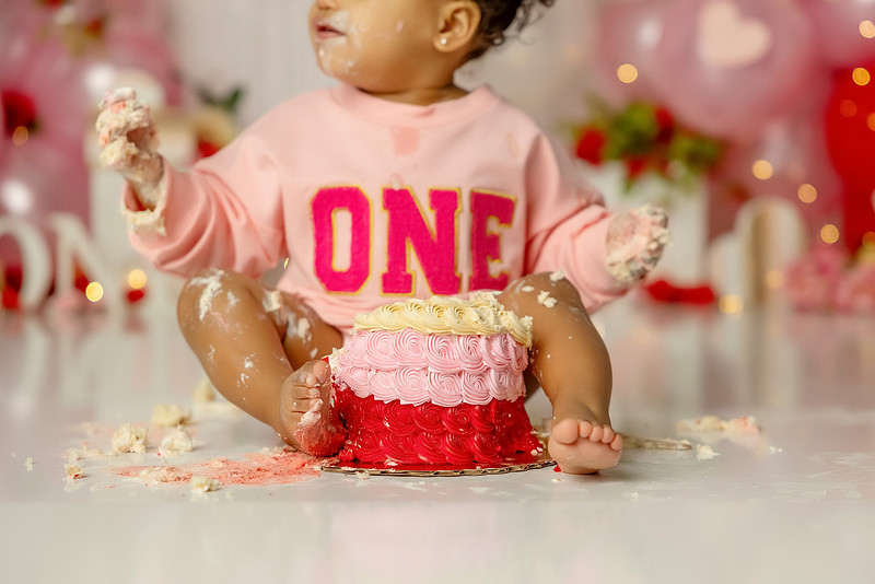AH5A5891_cake-smash-photography-baton-rouge-baby-photographer-baton-rouge-newborn-photographer-new orleans-baby-photographer-cake-baby-new orleans-baton-rouge-one-year-old-first-birthday-photos
