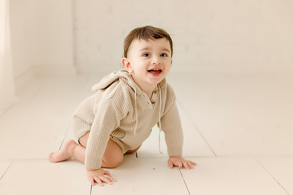 AH5A6005_cake-smash-photography-baton-rouge-baby-photographer-baton-rouge-newborn-photographer-new orleans-baby-photographer-cake-baby-new orleans-baton-rouge-one-year-old-first-birthday-photos